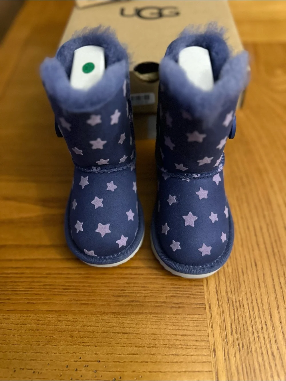 NIB UGG T BAILEY BUTTON ll STARS NIB Toddler Size 6